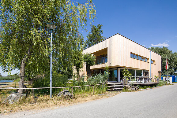Bild vom Clubhaus des YCRhd